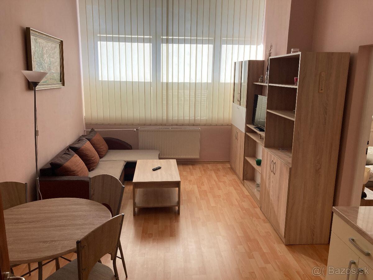 ✨ Na prenájom: štýlový 2-izbový byt na Sabinovskej ulici ✨