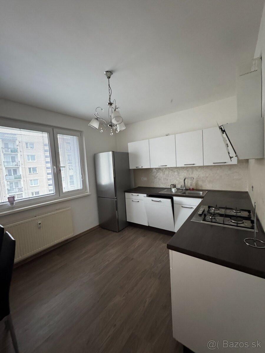 Na prenájom 1 izbový byt, 42 m² Vihorlatska ulica