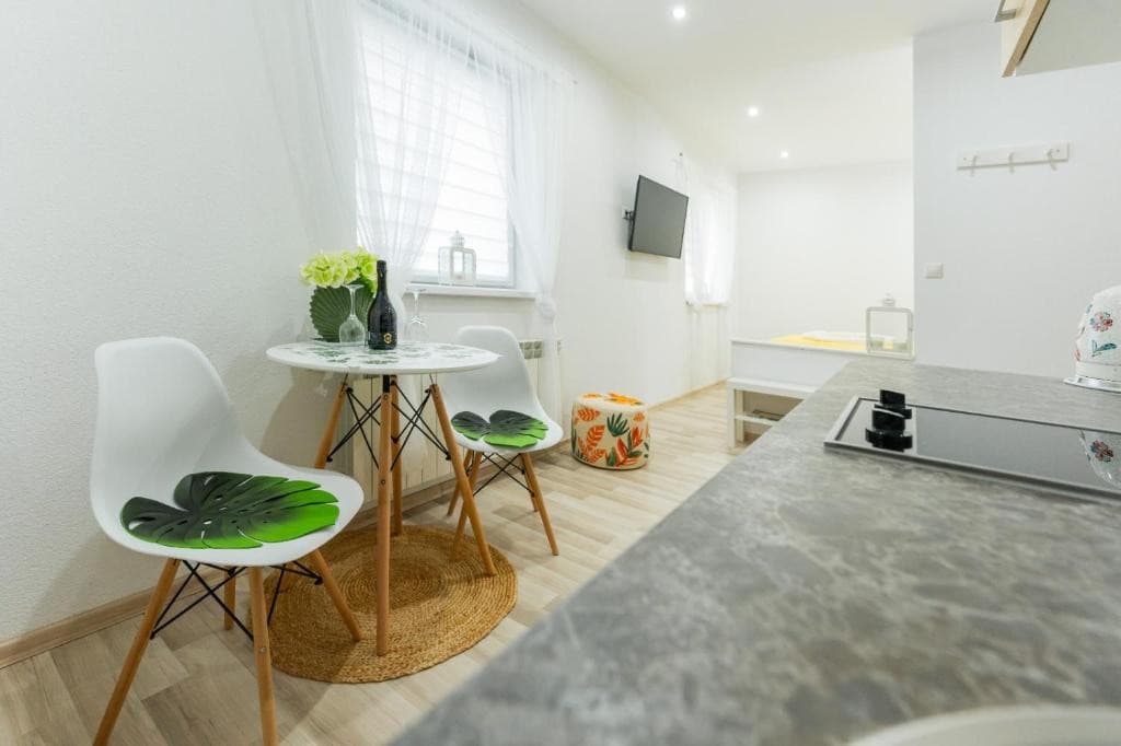 Moderný apartmán v centre Rajeckých Teplíc rovno oproti kúpeľom Afrodita .