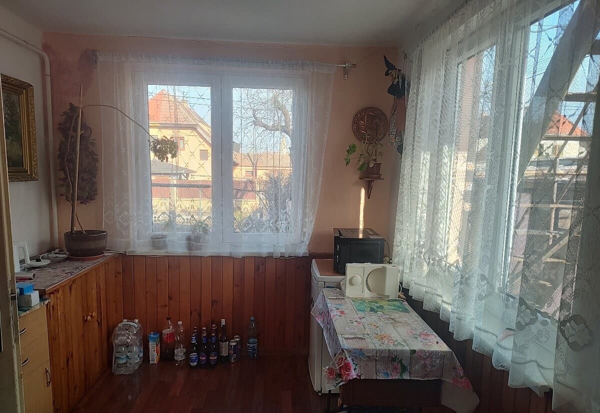 Dvojpodlažný dom na predaj, v obci pár minút autom od Žiliny – fotka 2