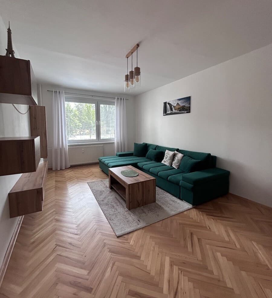 Na prenájom veľmi vkusne a  moderne zariadený 3-izbový byt.