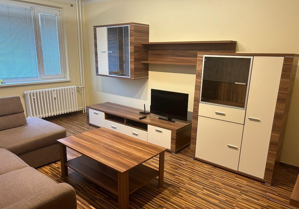 PRENÁJOM 3-IZBOVÉHO BYTU S BALKÓNOM – ŽILINA, VLČINCE.