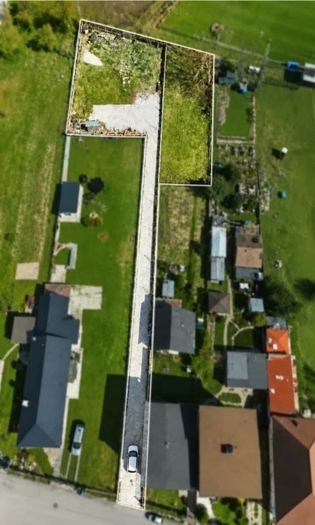 STAVEBNÝ POZEMOK SO STAVEBNÝM POVOLENÍM-1 405 m² -239 000 € – fotka 2
