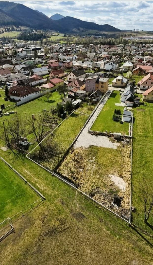 STAVEBNÝ POZEMOK SO STAVEBNÝM POVOLENÍM-1 405 m² -239 000 €