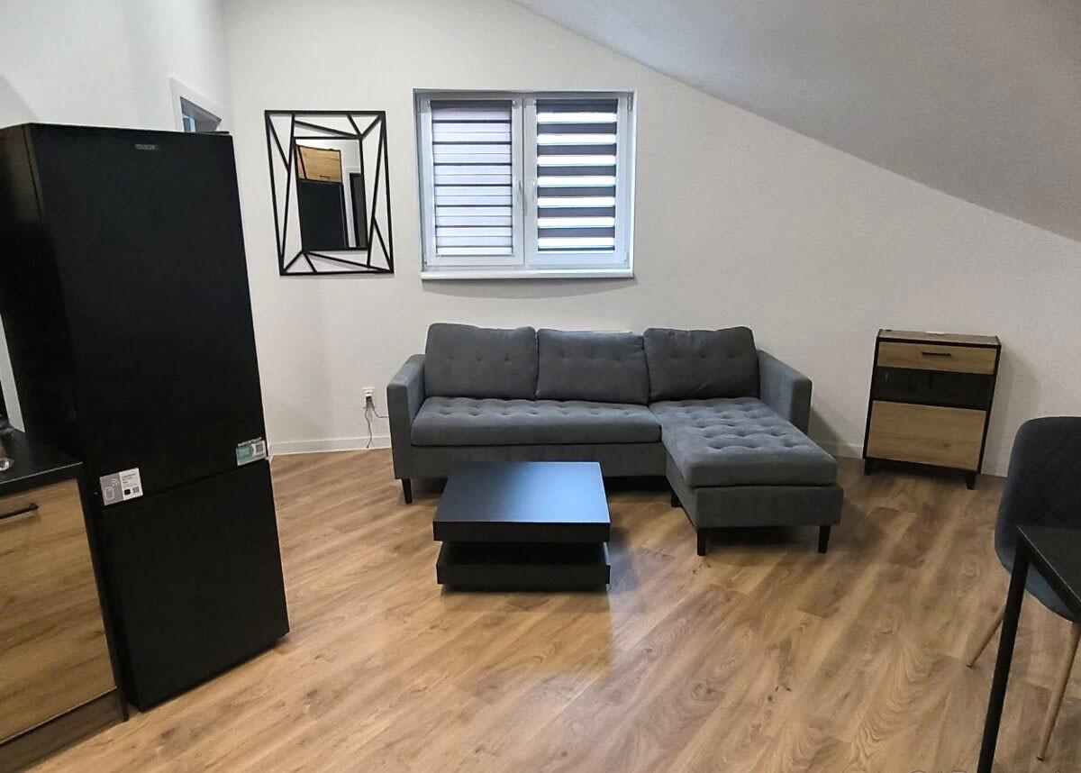 Prenájom v Srdci Michaloviec: Moderný a Elegantný 2-izbový Byt!
