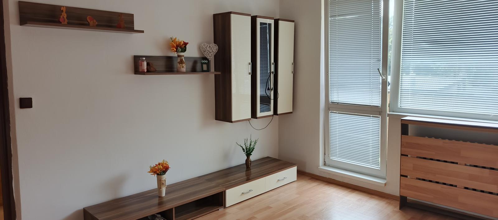 PRENÁJOM 1 izbový zariadený byt s balkónom Nad Laborcom