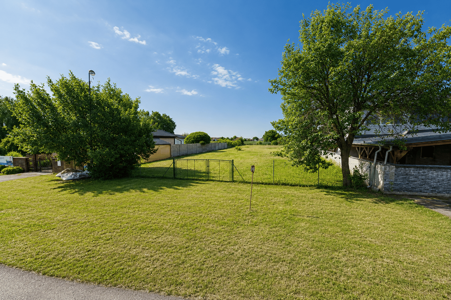 Stavebný pozemok 1 240 m² v obci Rastislavice