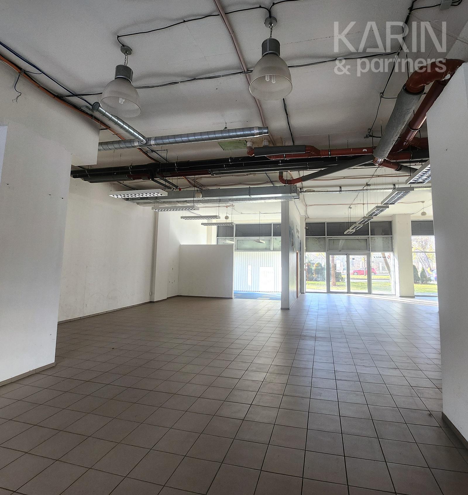 PRENÁJOM-Obchodné priestory 335 m2 s výkladmi do ulice-Tomášiková ul. – fotka 2