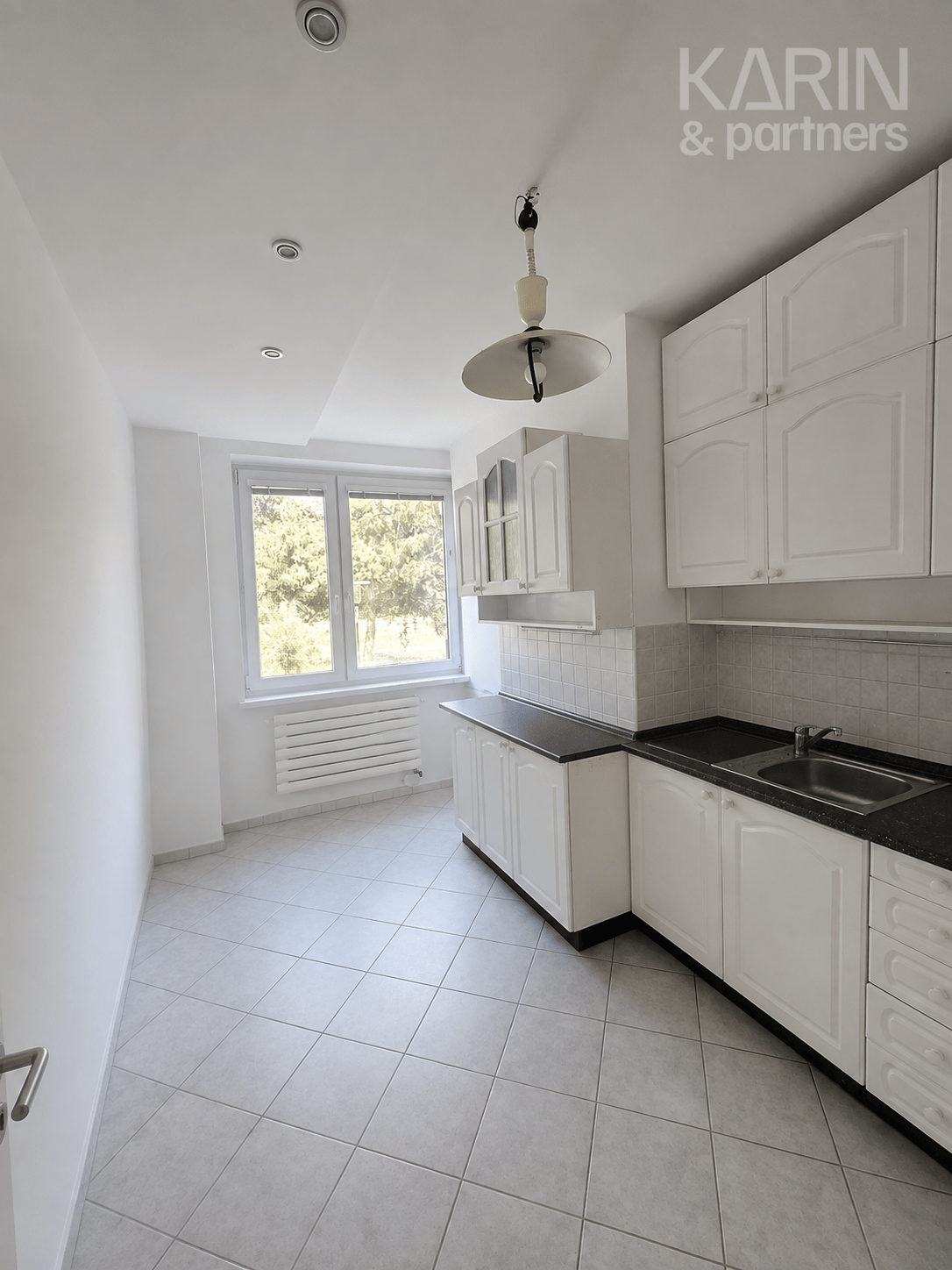 PRENÁJOM | Zrekonštruovaný 3-izbový byt s balkónom ( samostatné izby ) – Bratislava - Kramare.