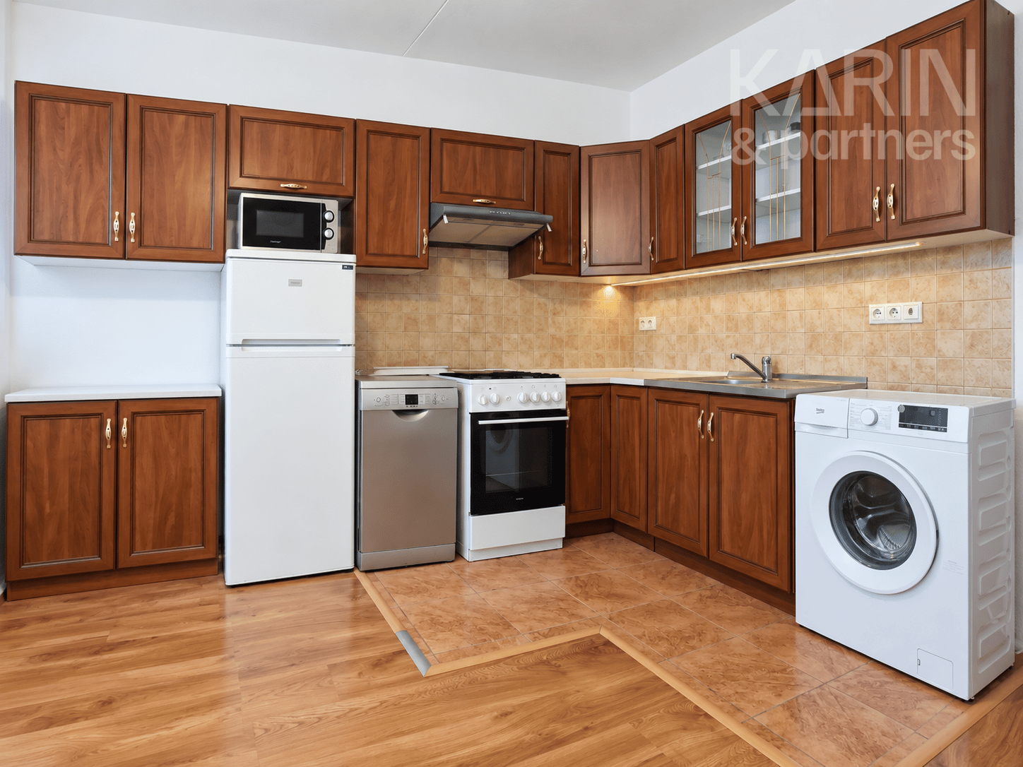 REZERVOVANÉ zrekonštruovaný a zariadený 1-izbový byt (39 m²) vo Zvolene – Záhonok