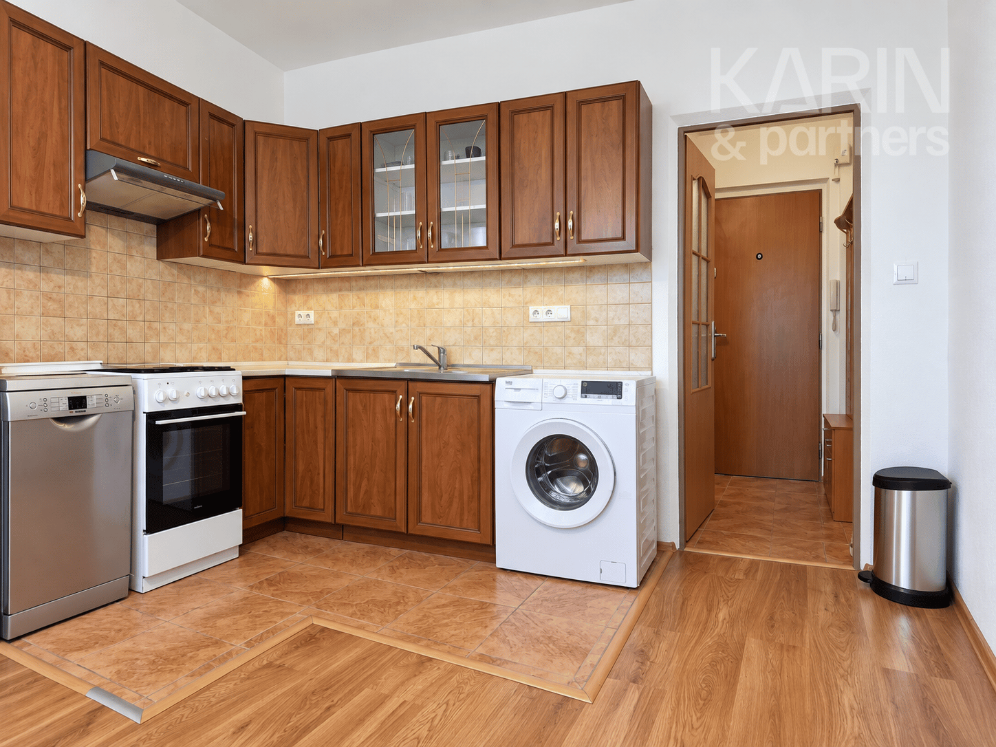REZERVOVANÉ zrekonštruovaný a zariadený 1-izbový byt (39 m²) vo Zvolene – Záhonok – fotka 2