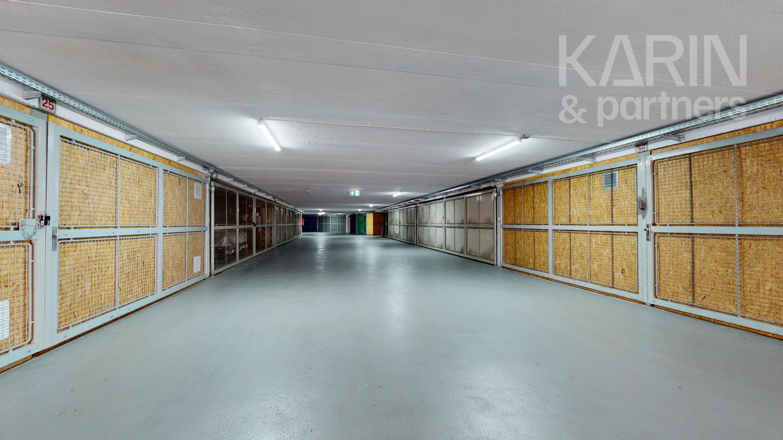 SAMOSTATNÁ GARÁŽ V GARÁŽOVOM DOME | FERDIŠA KOSTKU | KARLOVA VES