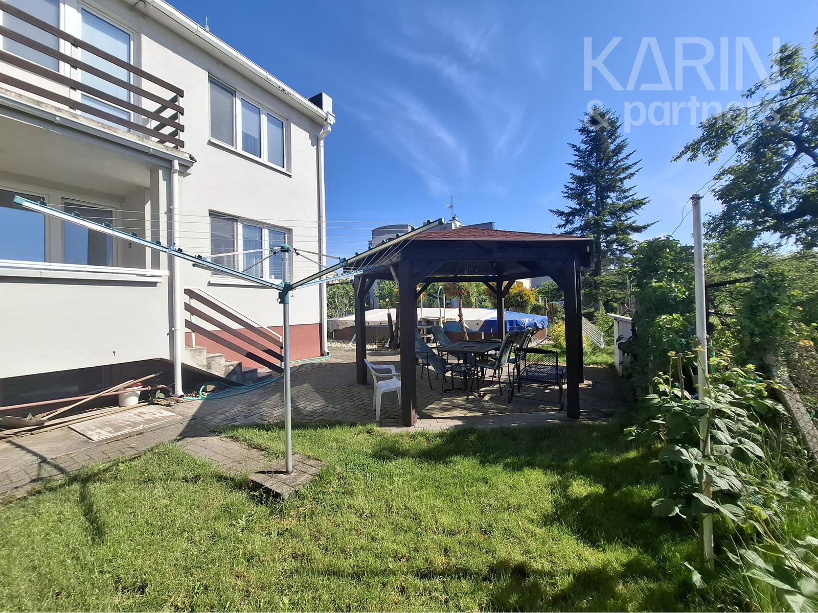 NA PREDAJ 4 IZBOVÝ RODINNÝ DOM V CENTRE MESTA SENEC – fotka 2