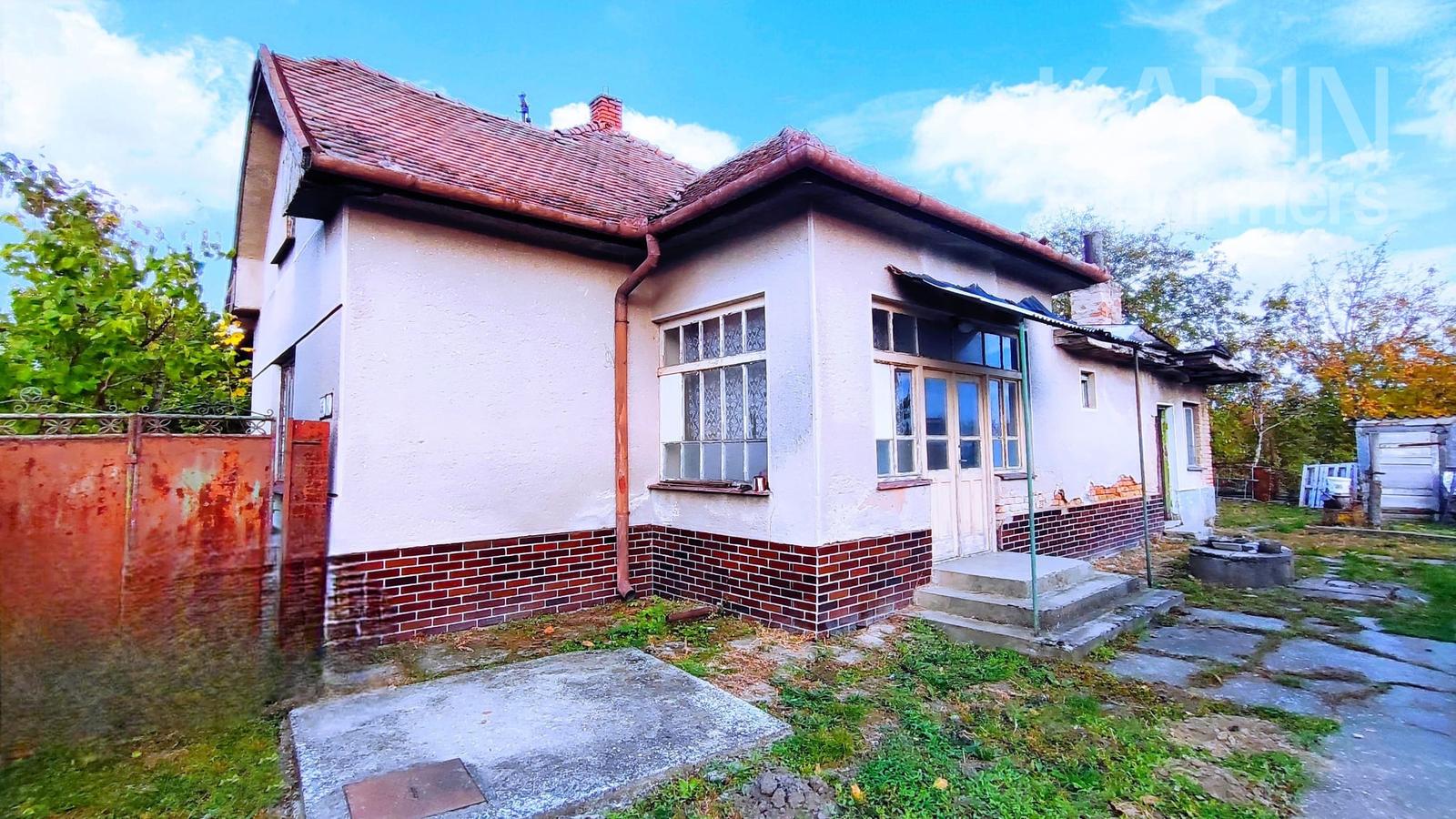 **Znížená cena** EXKLUZÍVNE: Predaj 4-izbového rodinného domu na rekonštrukciu v Palárikove – fotka 2