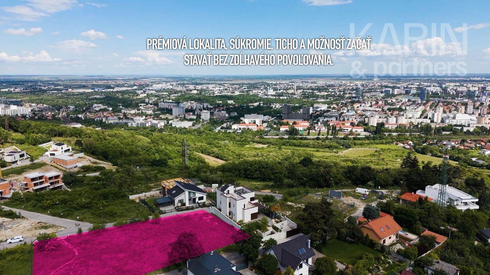 Nová Koliba- prémiový stavebný pozemok 687m² priamo pod lesom – fotka 2