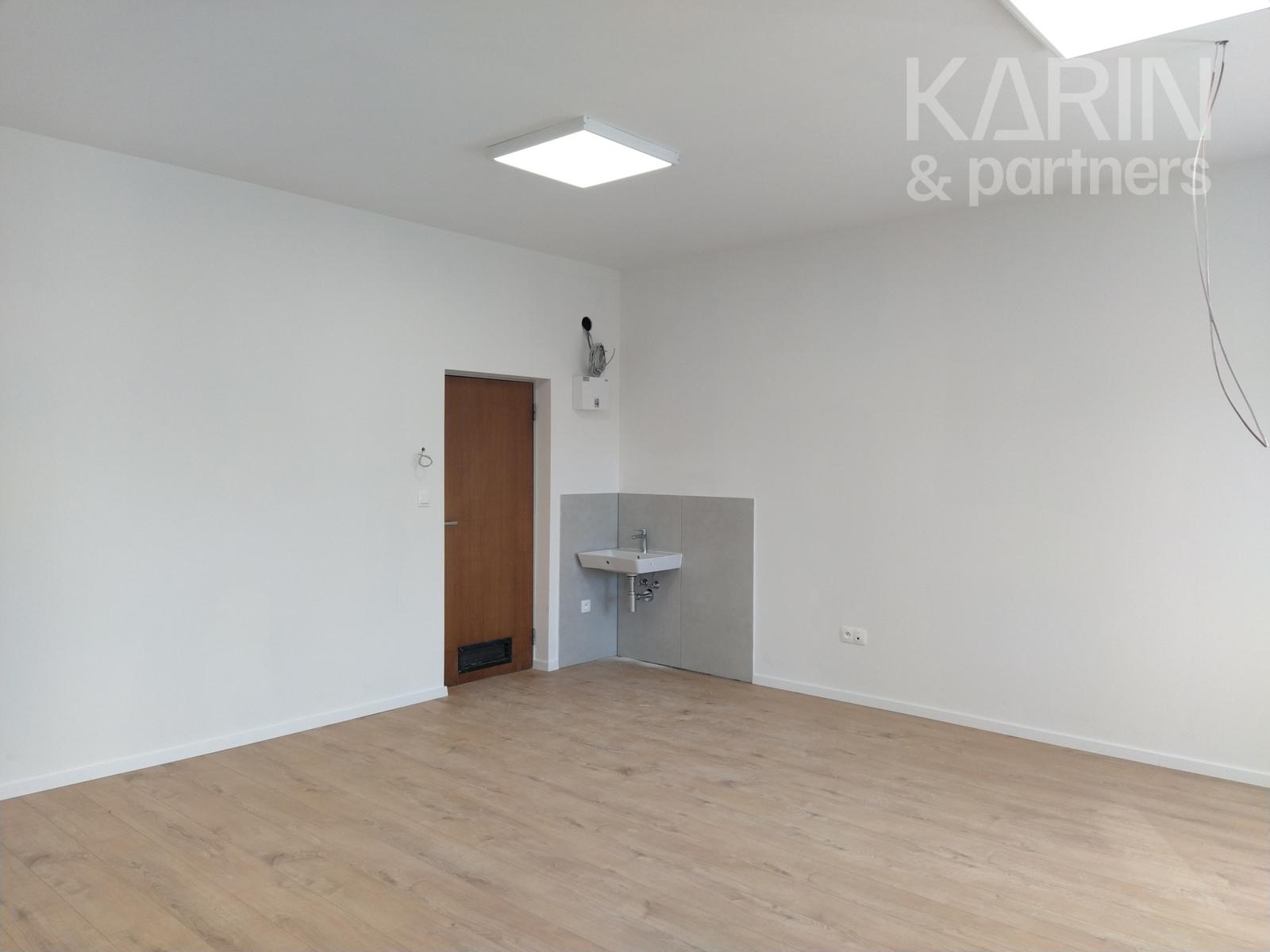 LEN: 295€/ mesiac! Prenájom kancelária 29,5 m2, ul. Polianky, BA IV., Dúbravka. – fotka 2