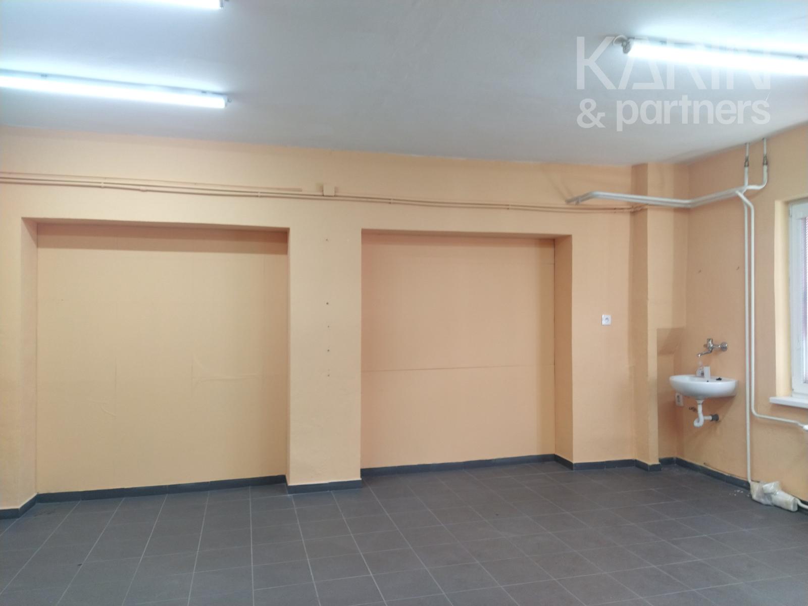 Prenájom viacúčelová miestnosť 28 m2 pre ESHOP, Vajnorská ul., BA III., časť Jurajov dvor.