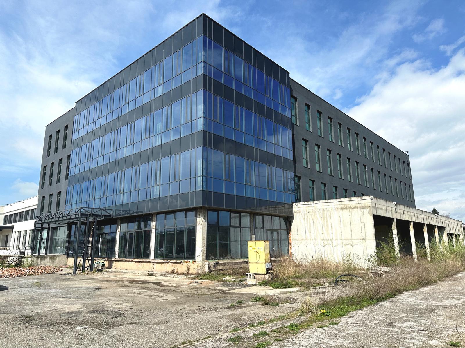 Predaj multifunkčnej budovy 8 903 m² v časti Košice Juh s pozemkom 8 562m²