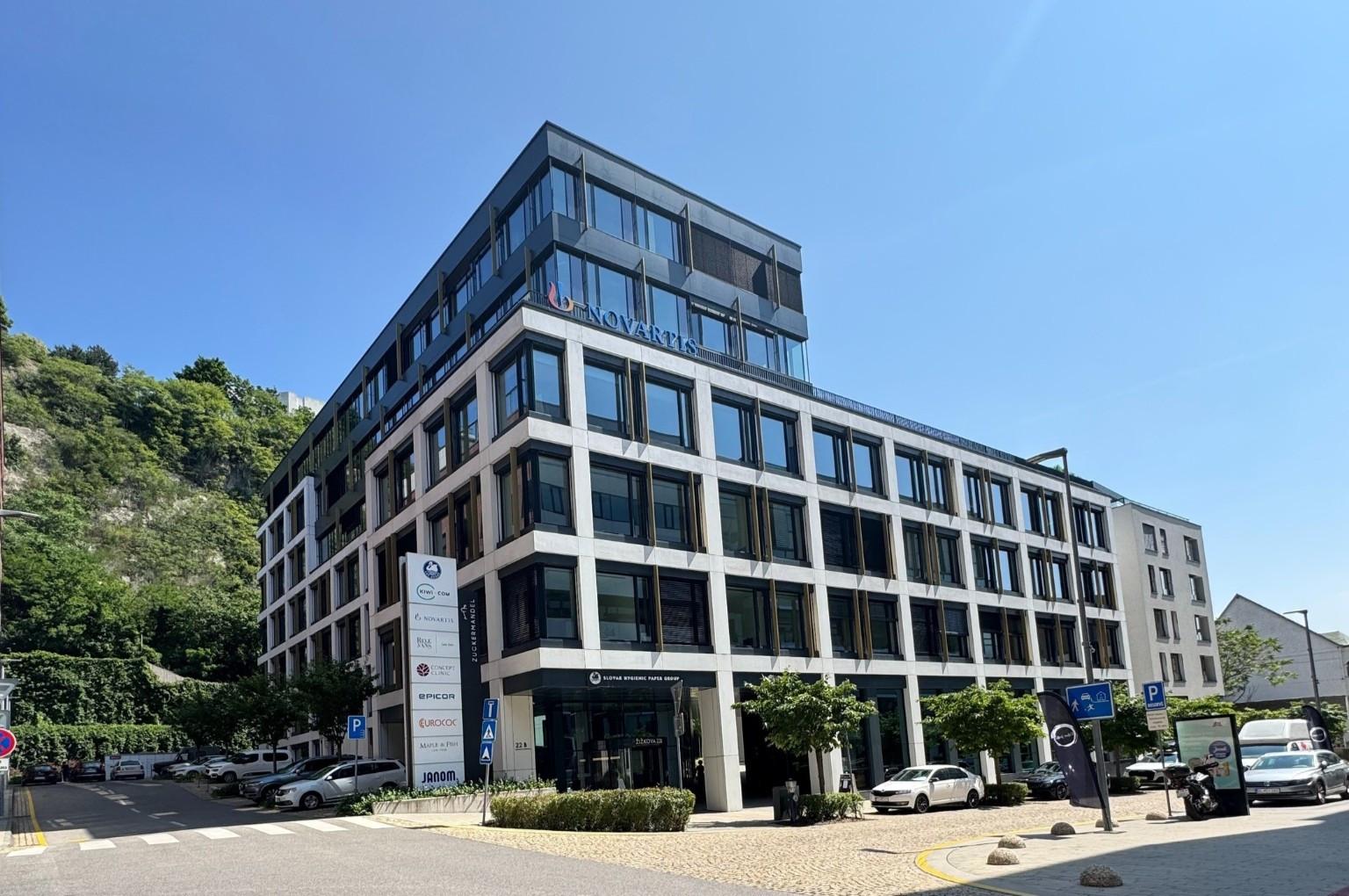Prenájom samostatného kancelárskeho traktu 620 m² pri nábreží Dunaja v meste Bratislava – fotka 2
