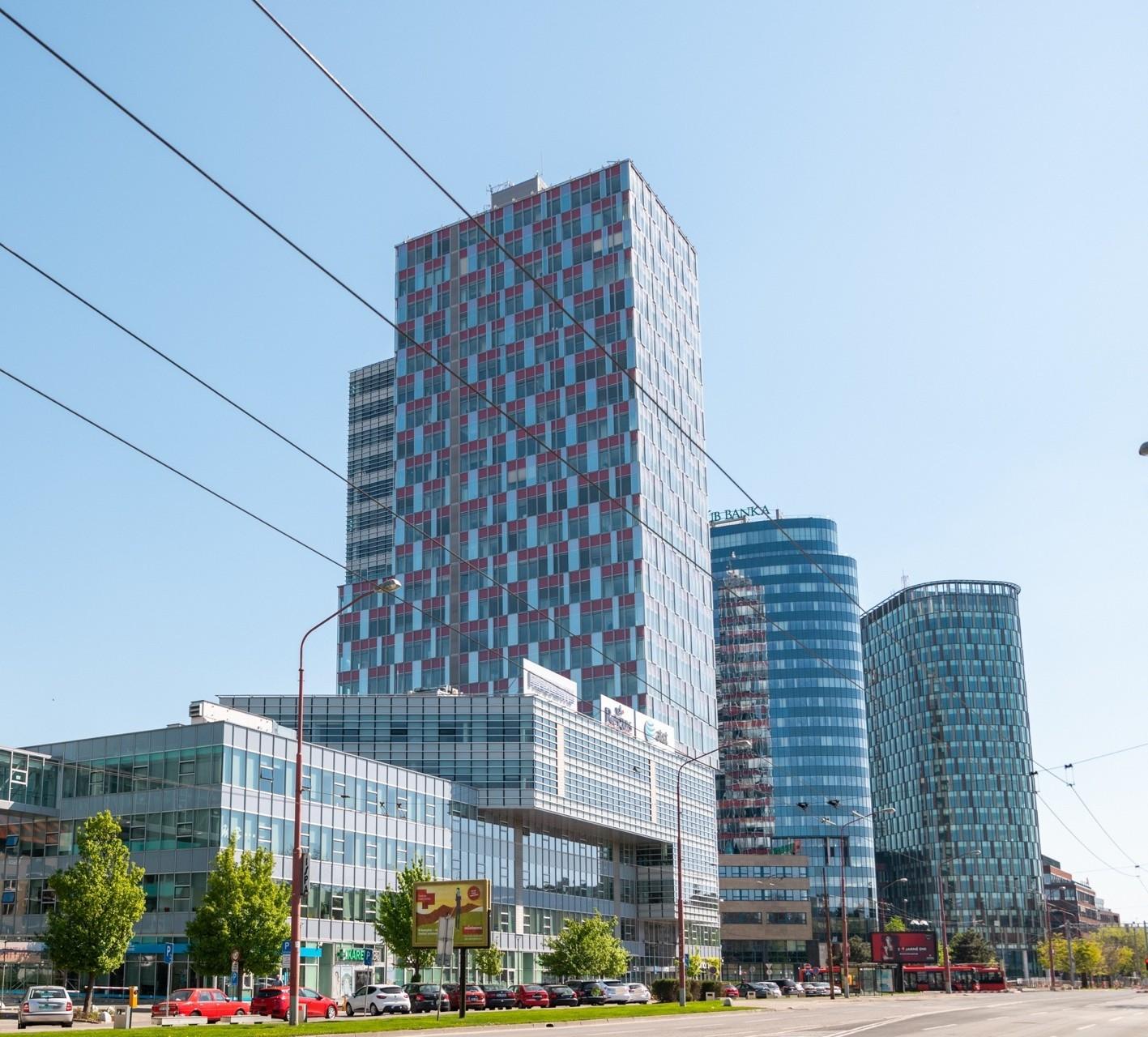 Prenájom prízemného obchodného priestoru 138 m² vo výbornej lokalite mesta Bratislava