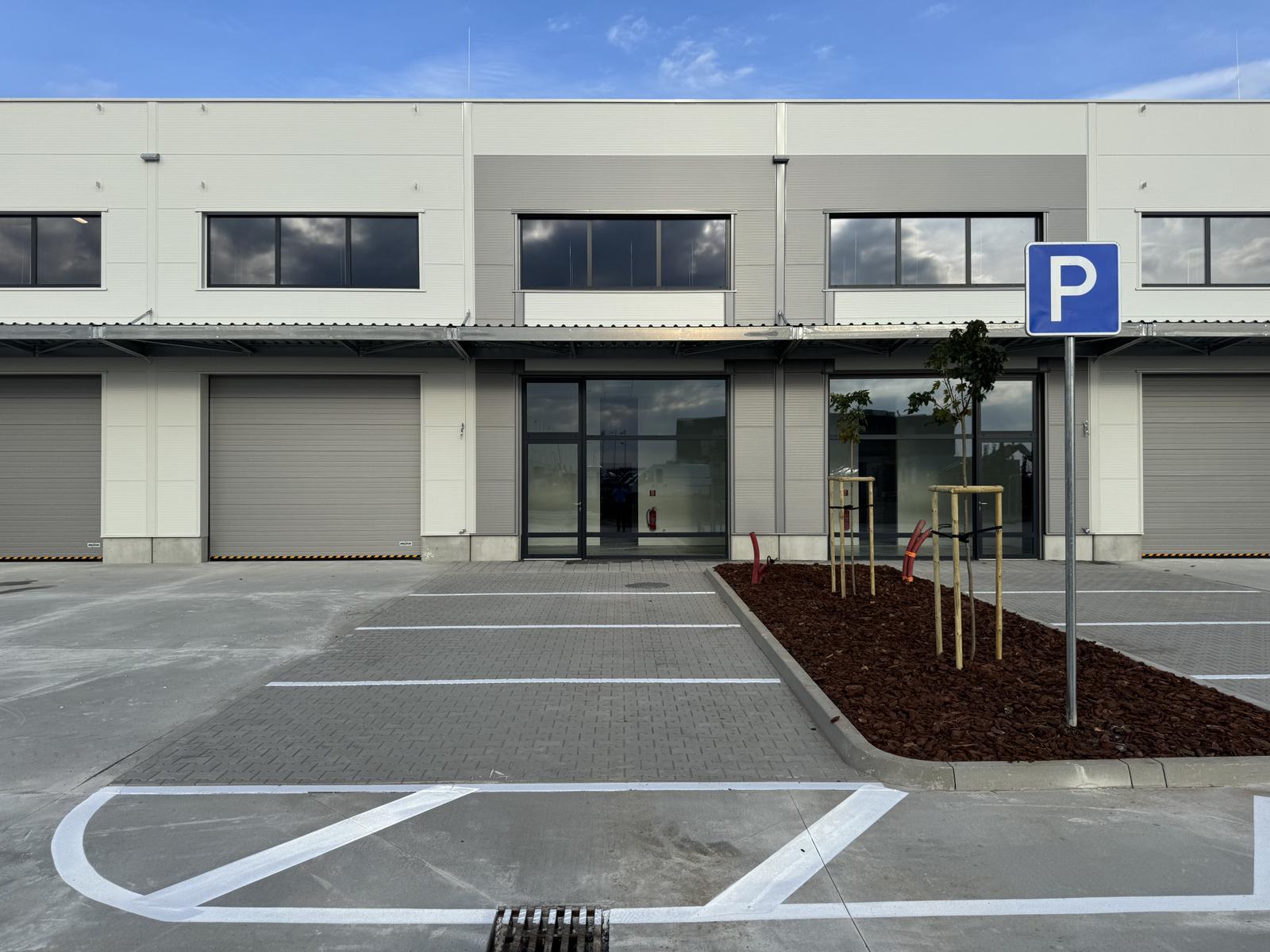 Predaj novopostaveného obchodného skladu 300 m² pri diaľnici D1 SENEC