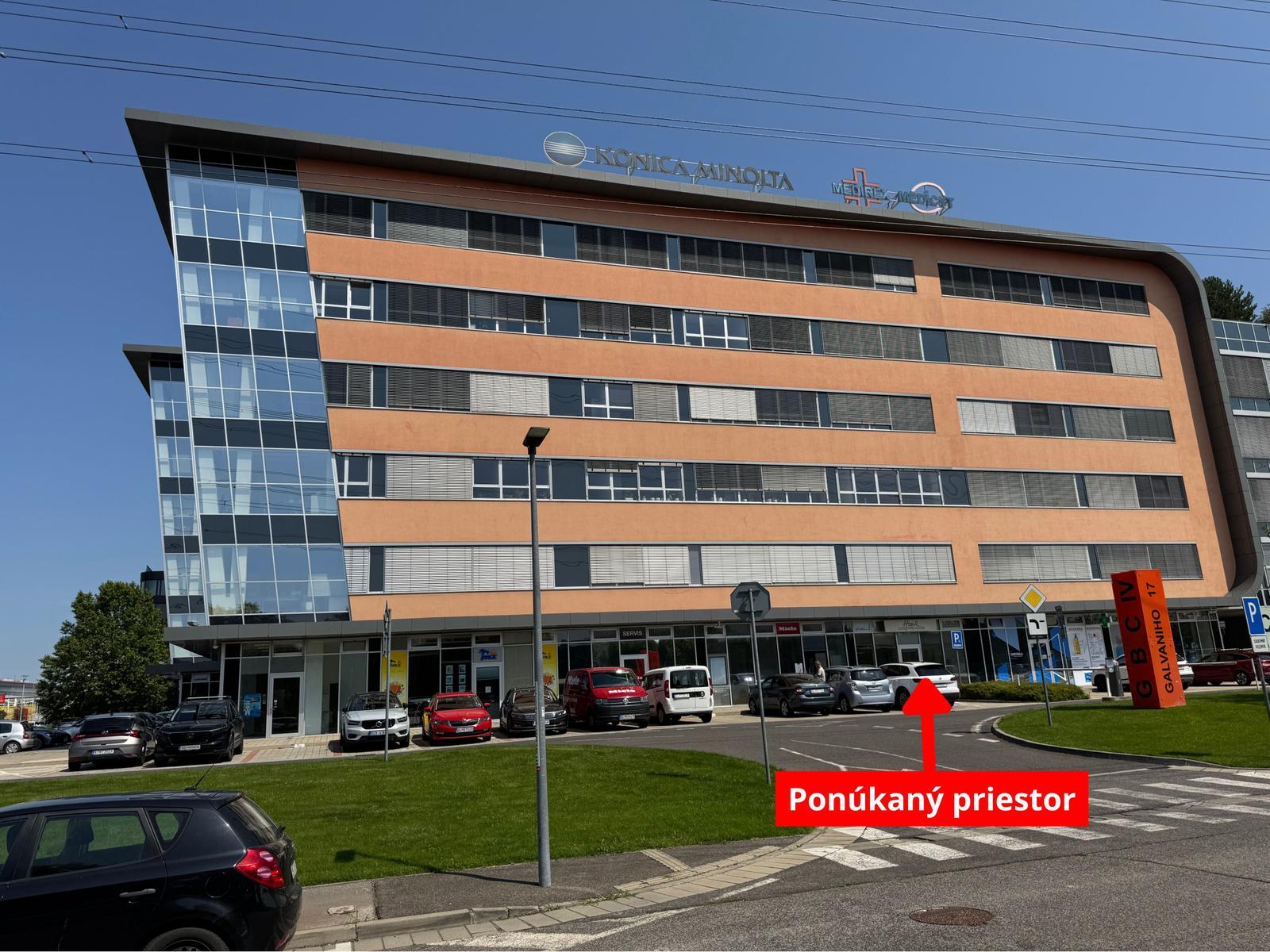 Prenájom prízemného obchodného priestoru 82 m² vo frekventovanej lokalite mesta Bratislava – fotka 2