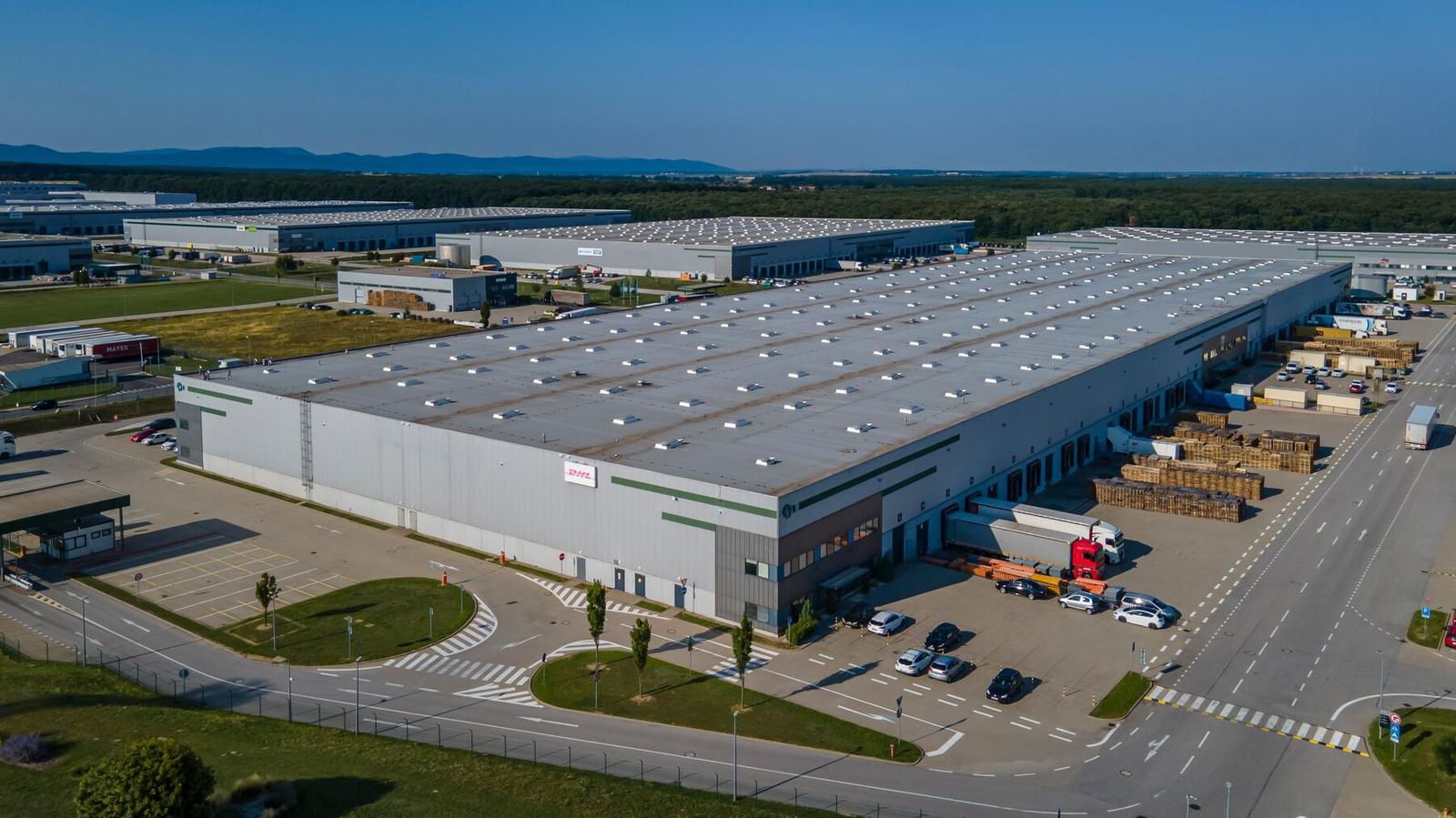 Prenájom skladových priestorov od 1700 m² vrátane kancelárií v meste Senec