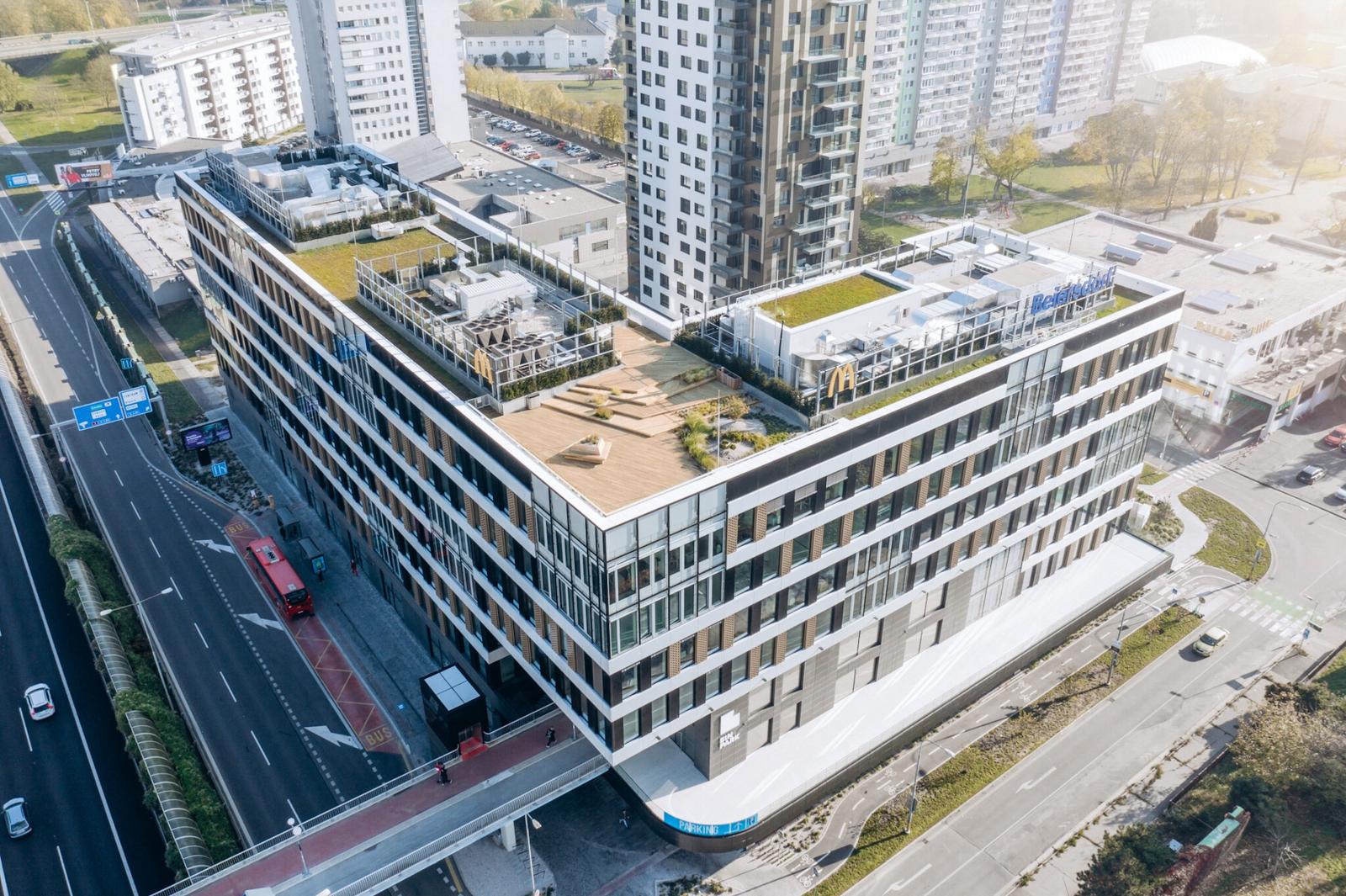 Prenájom samostatného kancelárskeho traktu 214 m² v jedinečnej budove Einpark v meste Bratislava – fotka 2