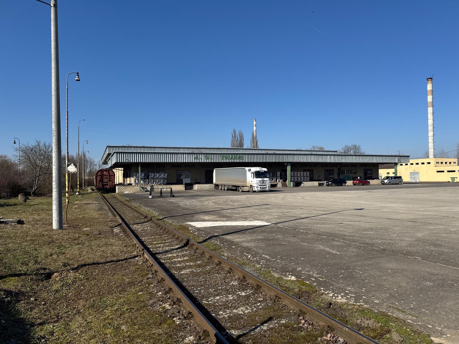 Predaj logistického areálu colného skladu 23 400 m² s koľajovou prípojkou v blízkosti prekladiska Čierna nad Tisou – fotka 2