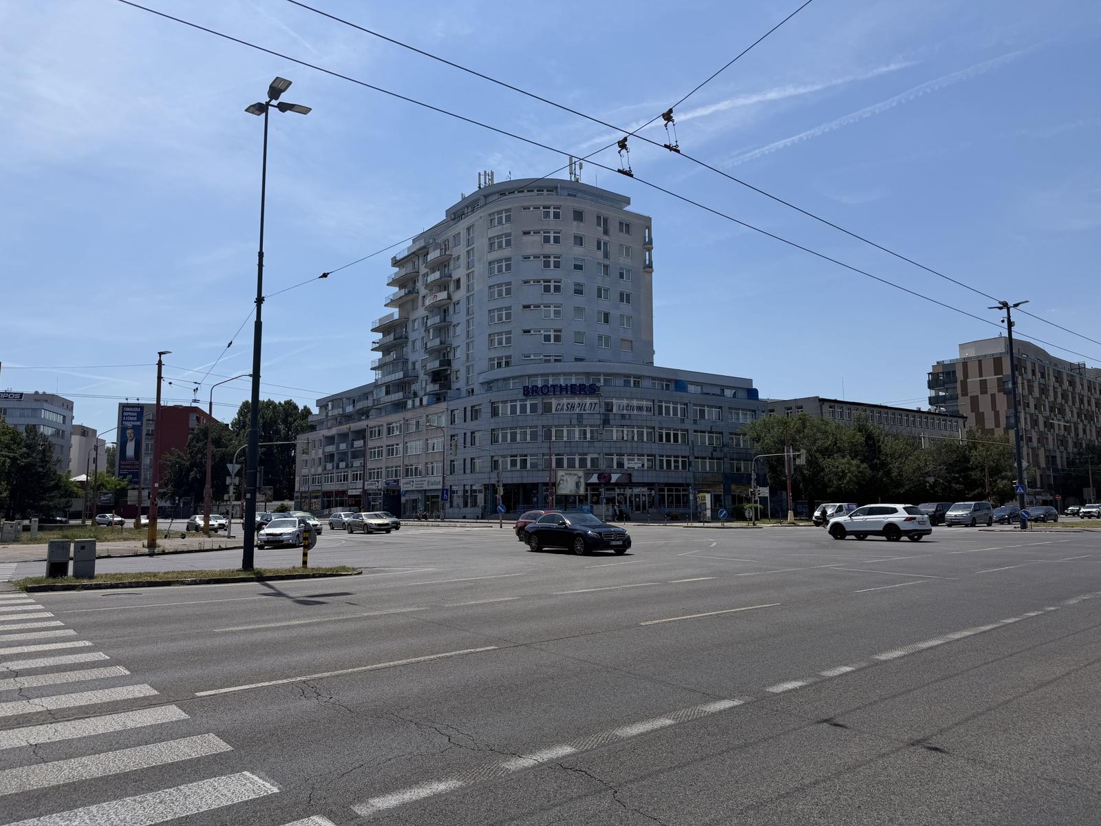 Predaj 5-izbového nebytového priestoru 180 m² na ulici Trnavská cesta v meste Bratislava – fotka 2