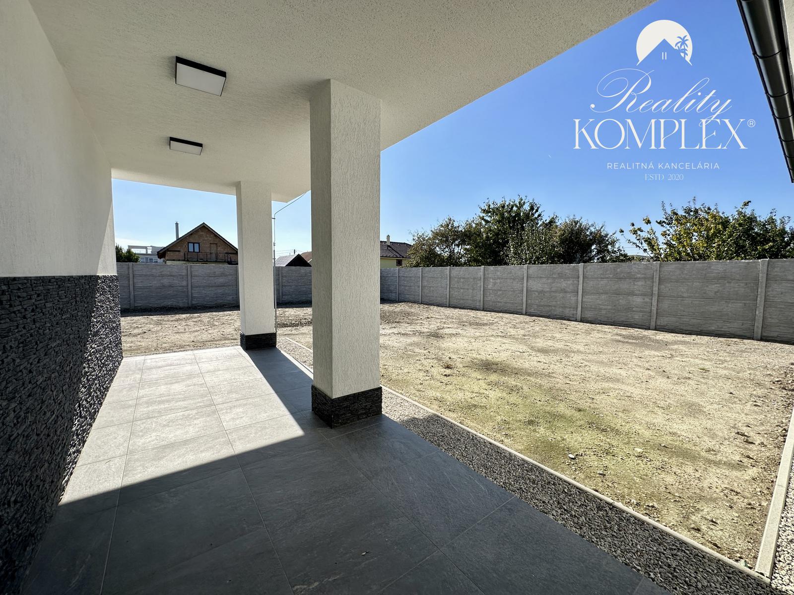Reality KOMPLEX vám ponúka na predaj modernú novostavbu 5-izbového rodinného domu – fotka 2