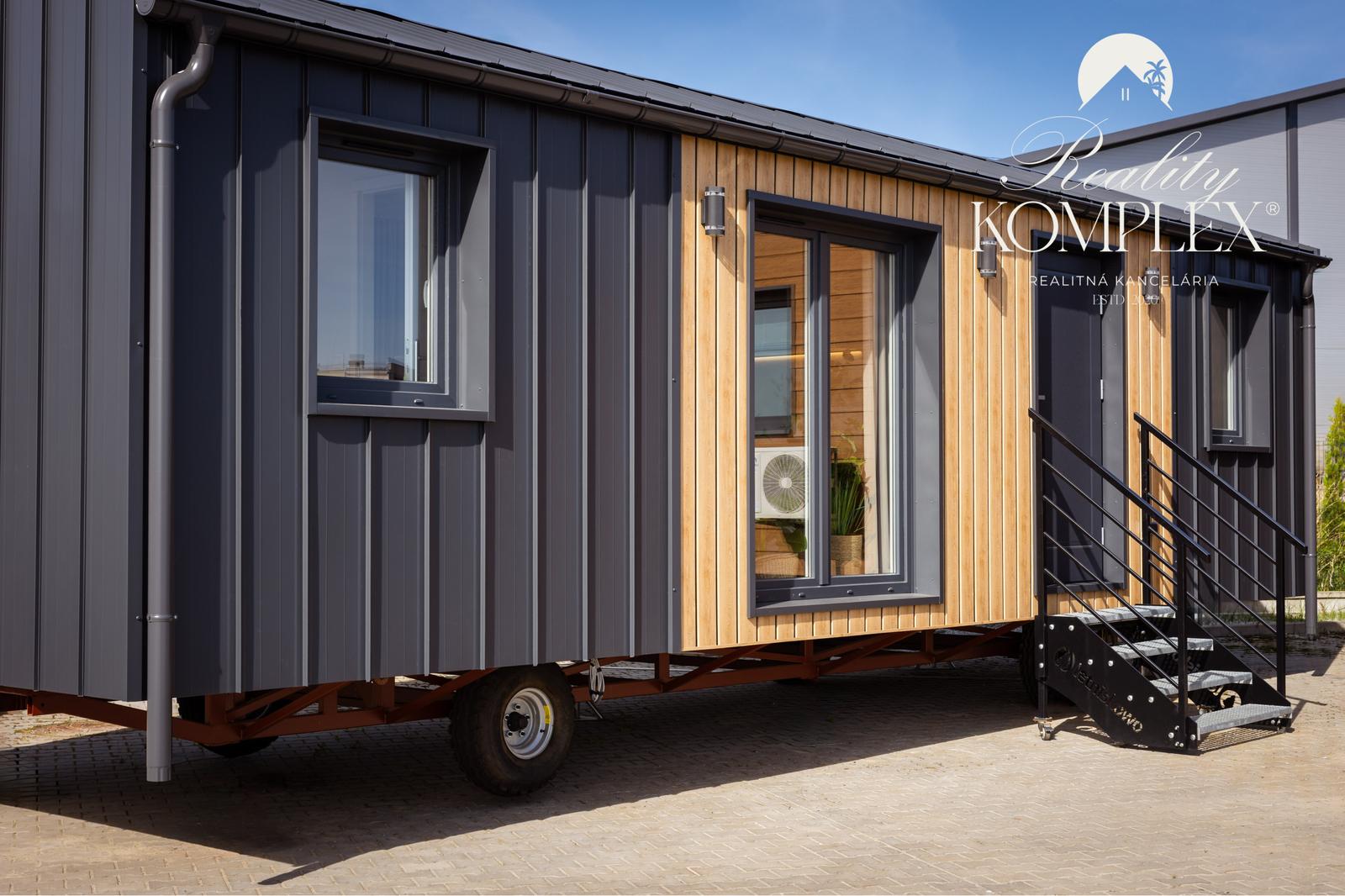 Exkluzívne iba u nás Vám Reality KOMPLEX s.r.o., ponúka na PREDAJ nový CELOROČNE OBÝVATEĽNÝ MOBILNÝ DOM BALI s rozmerom 10x3,5m!!!