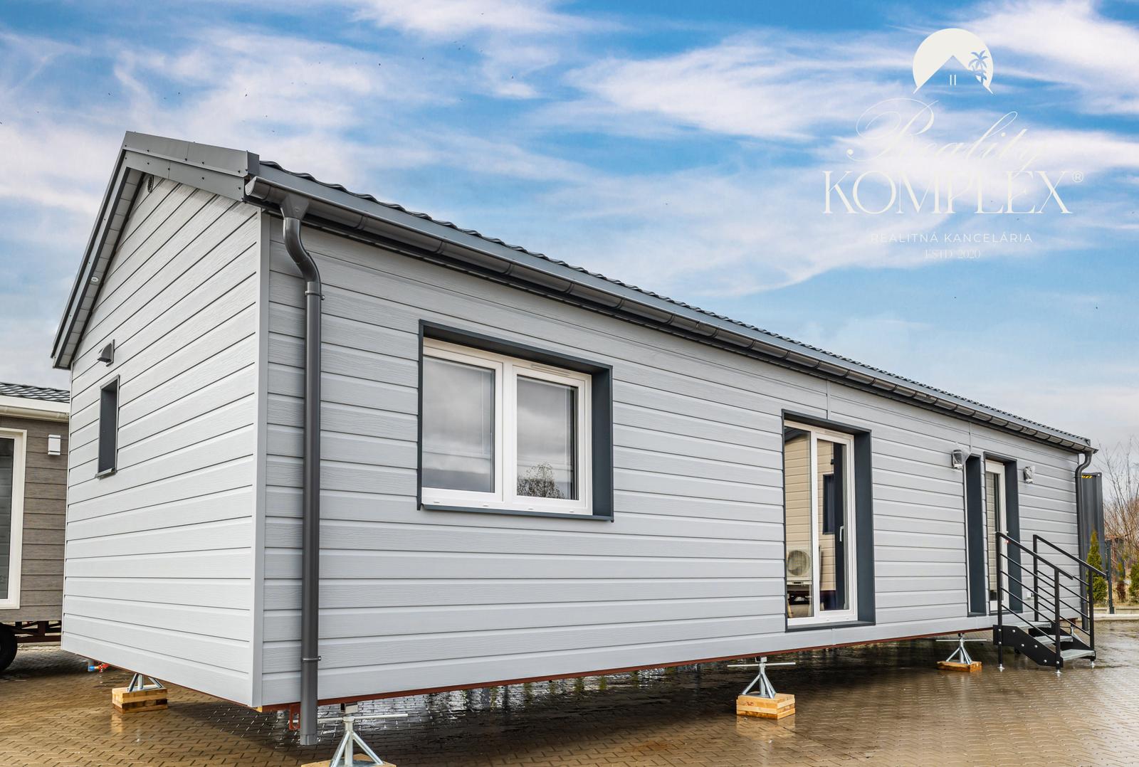 Exkluzívne iba u nás Vám Reality KOMPLEX s.r.o., ponúka na PREDAJ nový CELOROČNE OBÝVATEĽNÝ MOBILNÝ DOM MALTA s rozmerom 13,2x4,3m!!!