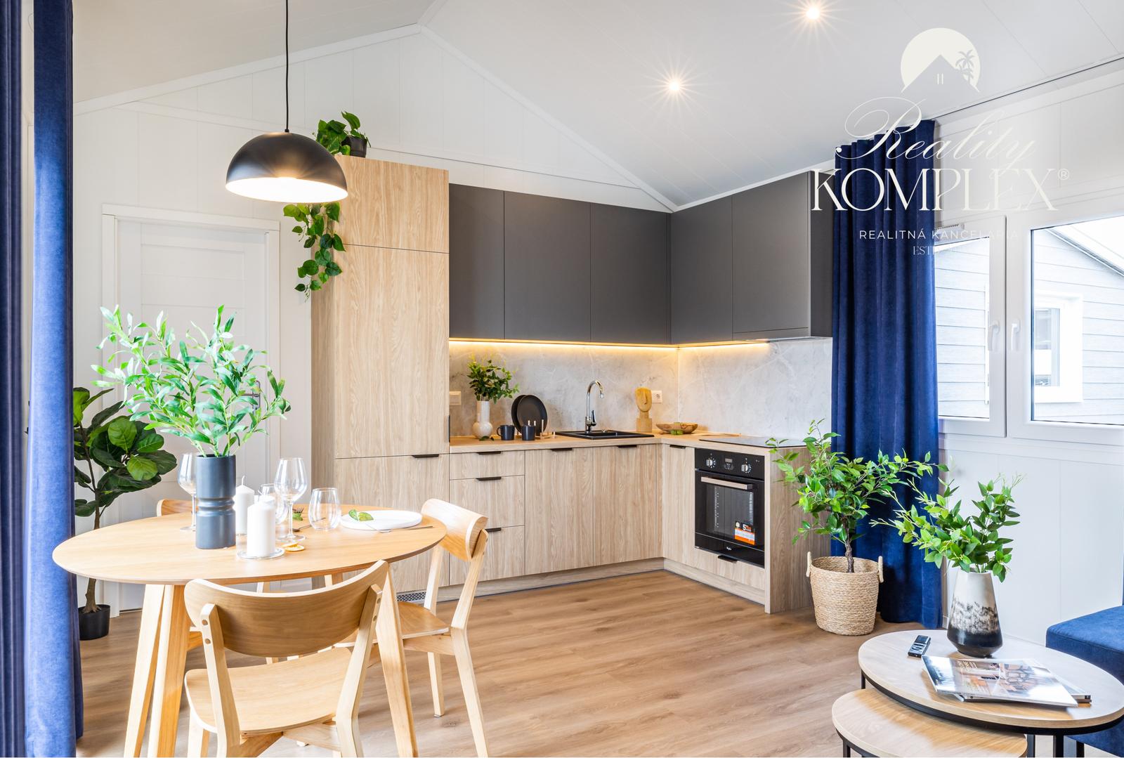 Exkluzívne iba u nás Vám Reality KOMPLEX s.r.o., ponúka na PREDAJ nový CELOROČNE OBÝVATEĽNÝ MOBILNÝ DOM MALTA s rozmerom 13,2x4,3m!!! – fotka 2