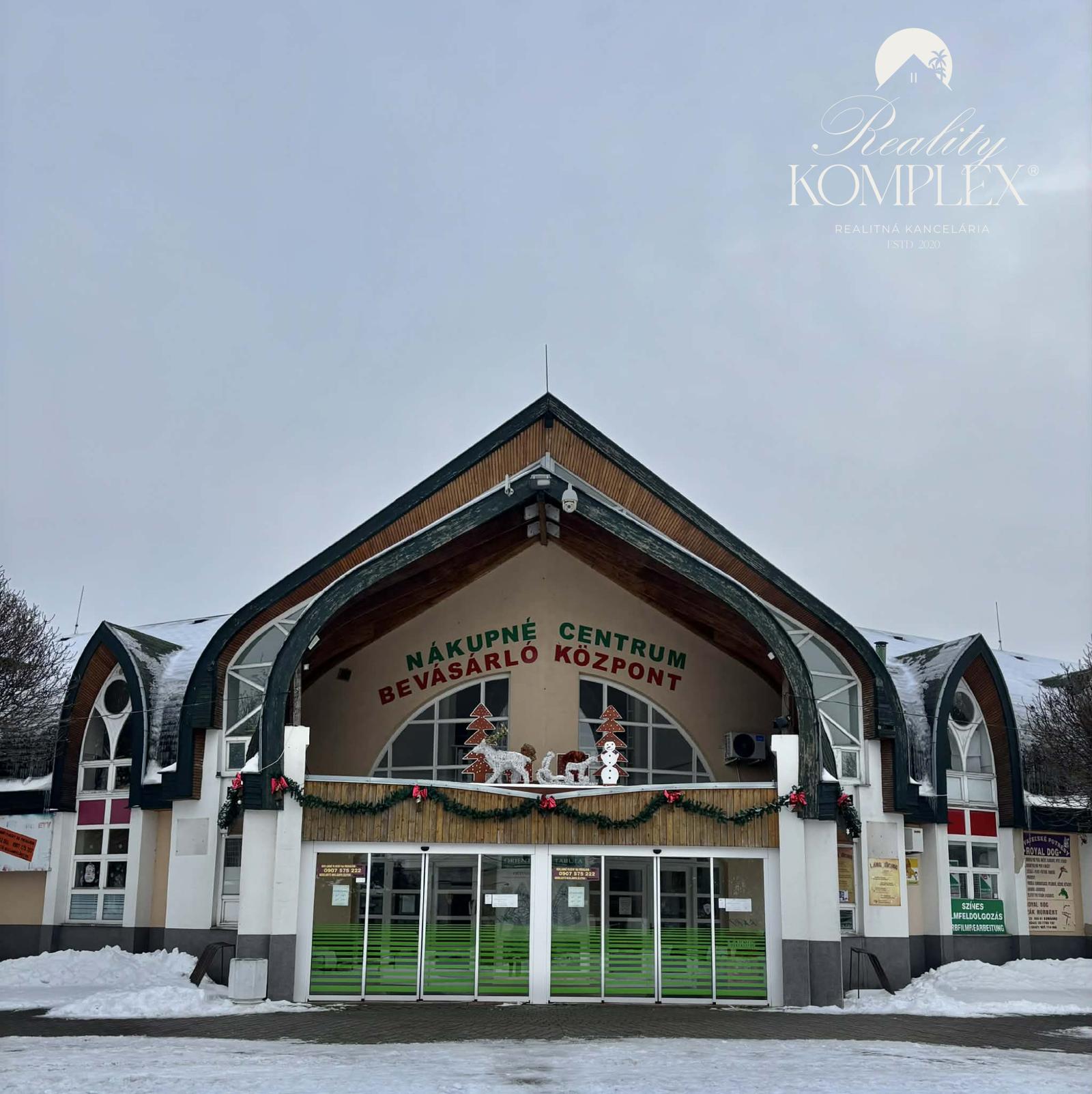 Exkluzívne iba u nás Vám Reality KOMPLEX s.r.o., ponúka na PREDAJ  nebytový priestor v srdci mestskej tržnici - Komárno !