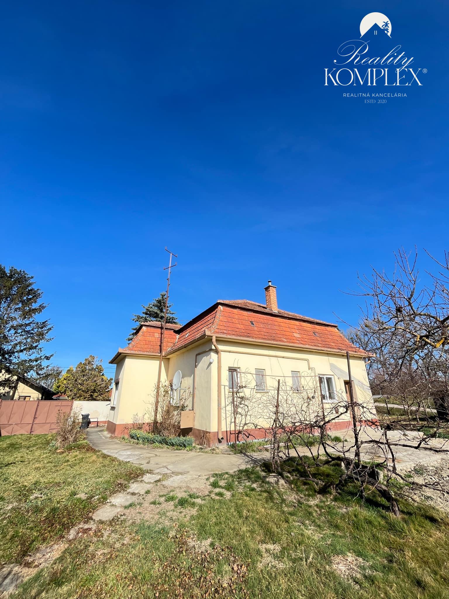 Reality KOMPLEX s.r.o. Vám ponúka na predaj rodinný dom v meste Kolárovo.