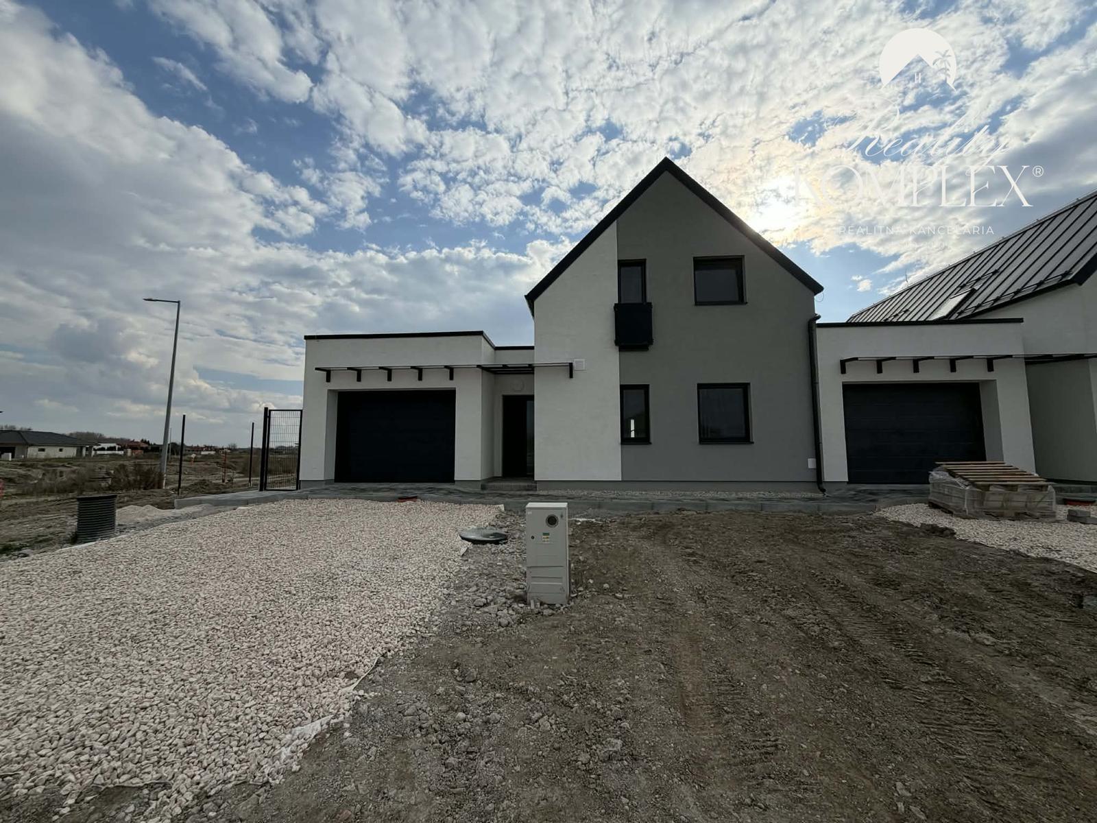 Reality KOMPLEX s.r.o Vám ponúka na predaj novostavbu v Kolárove – fotka 2