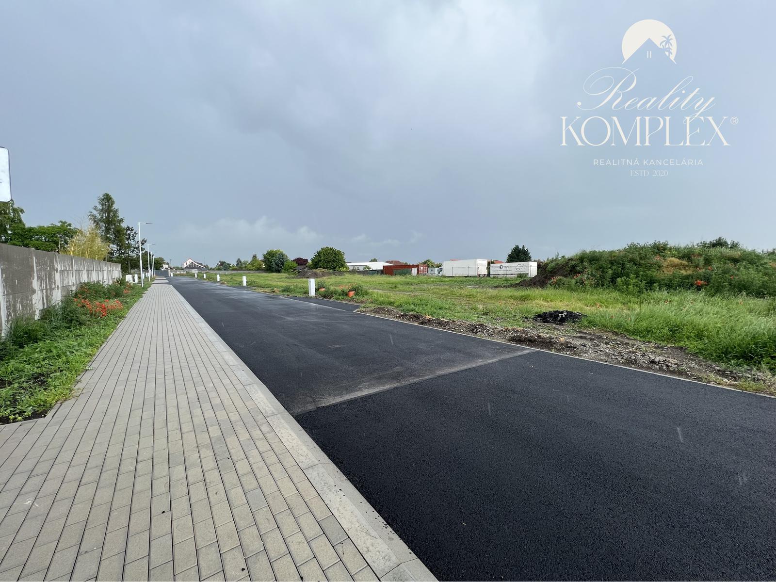 Reality KOMPLEX s.r.o. Vám ponúka na PREDAJ 9 lukratívnych pozemkov v Šamoríne, časť Bučuháza