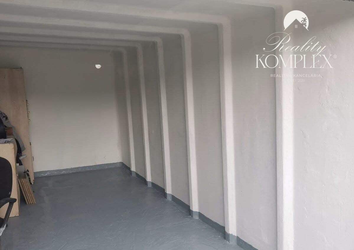 Reality KOMPLEX s.r.o. Vám ponúka na PREDAJ vynovenú garáž na Domkárskej ulici v Bratislave