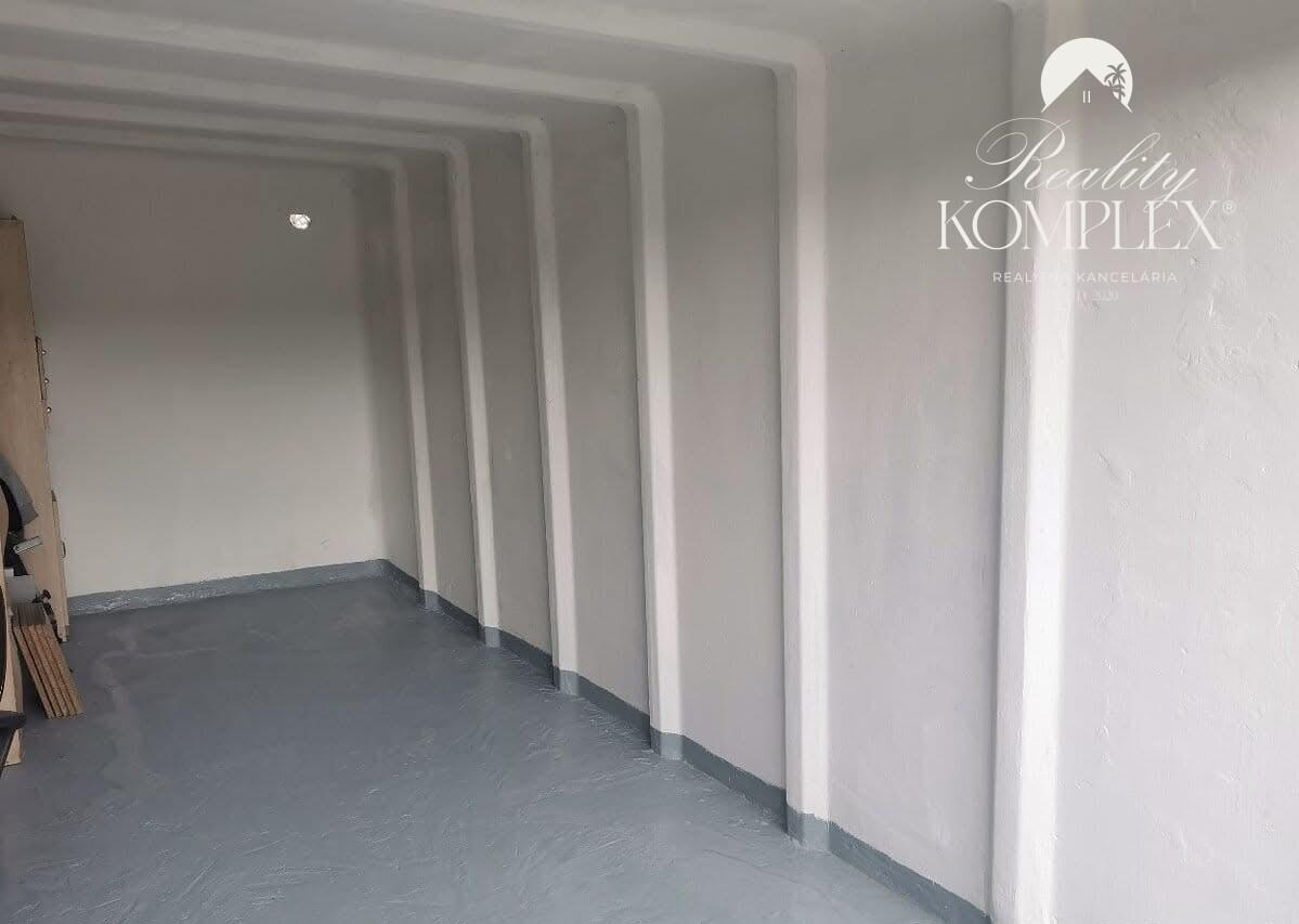 Reality KOMPLEX s.r.o. Vám ponúka na PREDAJ vynovenú garáž na Domkárskej ulici v Bratislave – fotka 2
