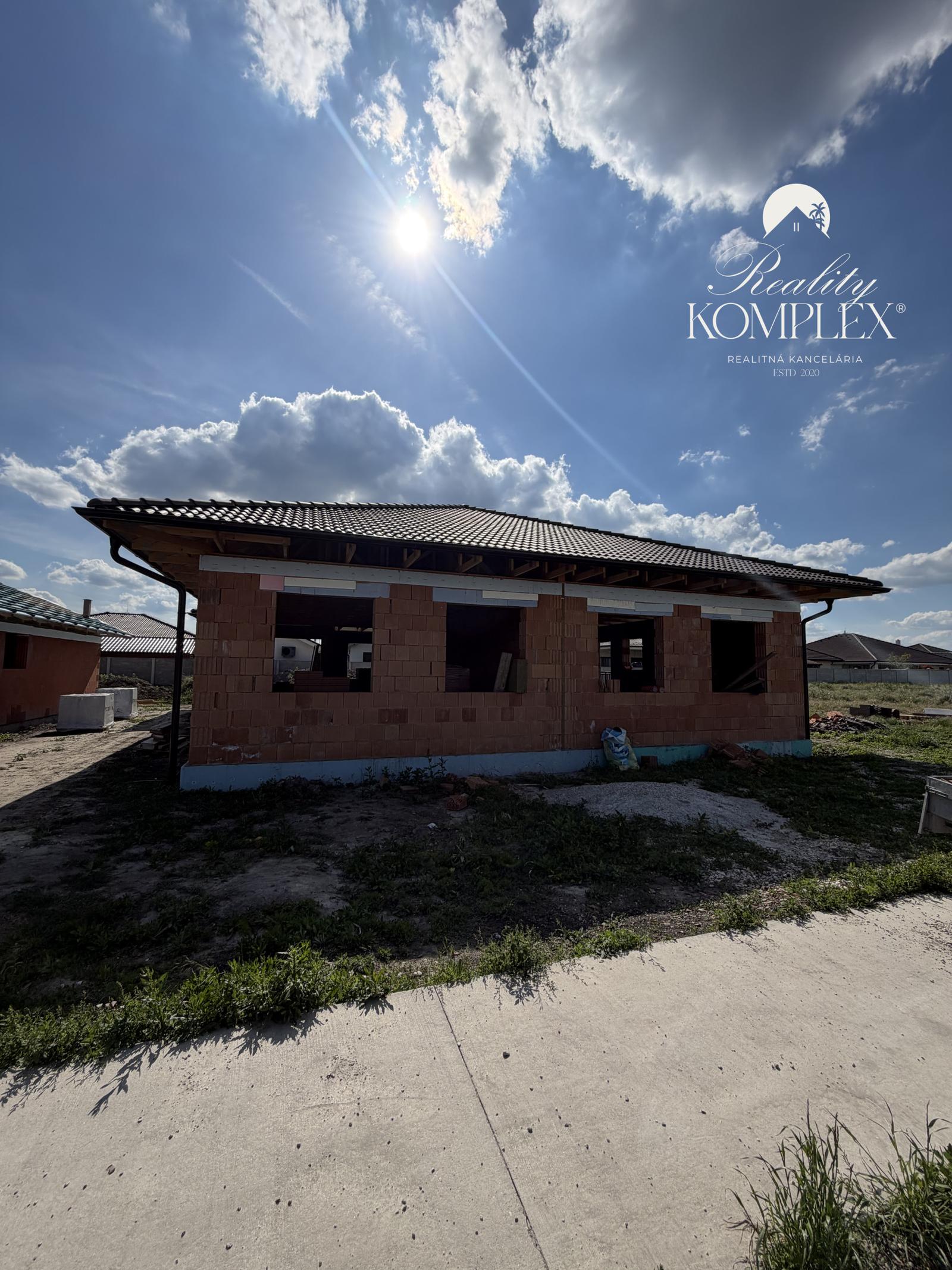 Reality KOMPLEX s.r.o. ponúkame Vám na predaj novostavba dvojdomu vo vyhľadávanej lokalite mesta Veľký Meder