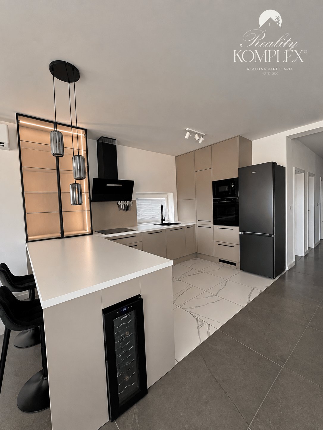 Reality KOMPLEX s.r.o. ponúka na predaj krásny 4-izbový rodinný dom vo Vydranoch