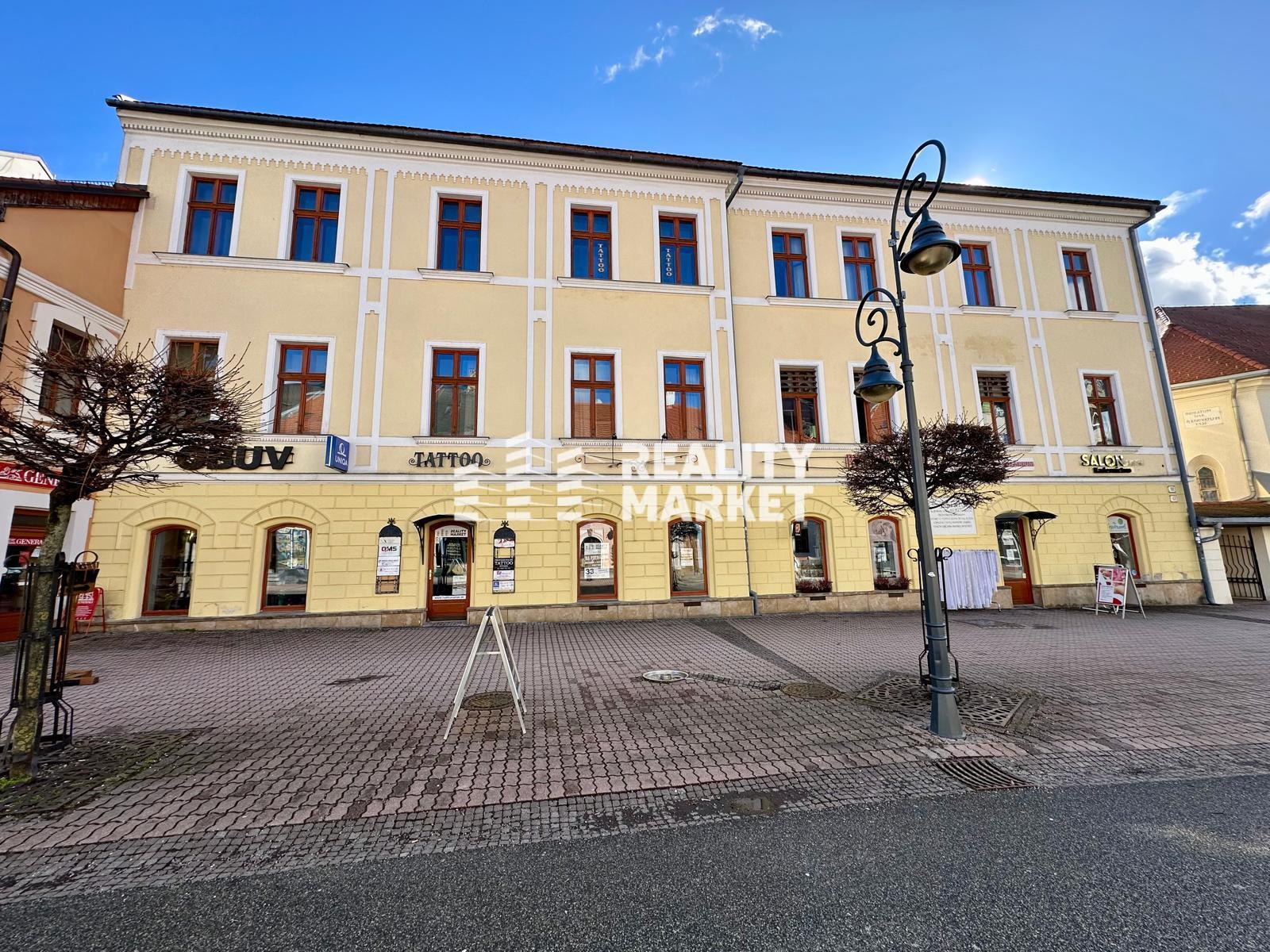 Na PRENÁJOM kancelársky priestor 75 m² (1. posch.) v kompletne zrekonštruovanom historickom objekte v centre Banskej Bystrici, Dolná ulica 47