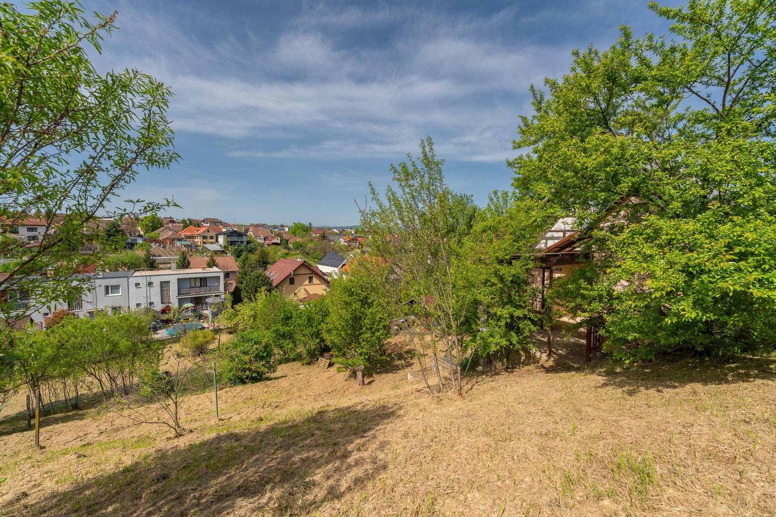 PREDAJ: stavebný pozemok, 1743 m2, Šenkvice – fotka 2