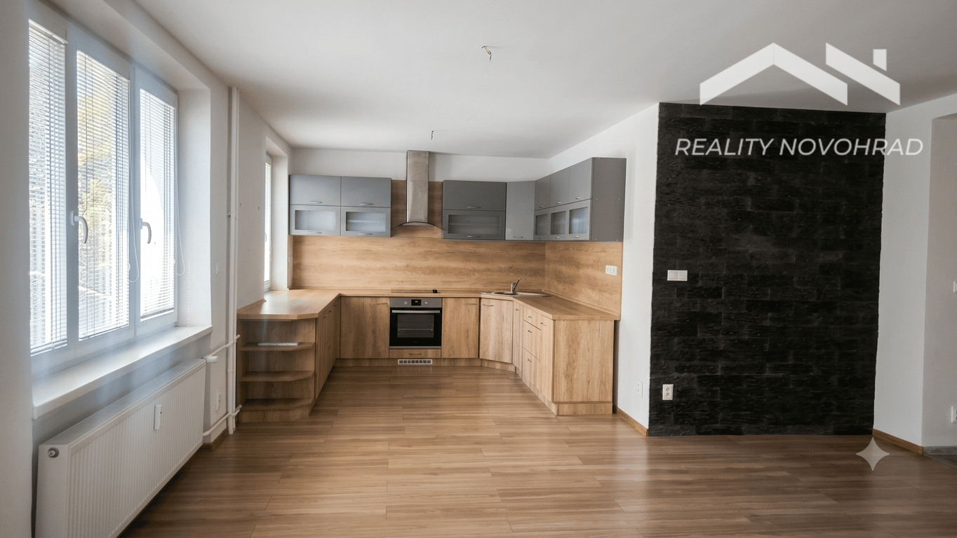 3 IZBOVÝ BYT LUČENEC - PRIAME CENTRUM – fotka 2
