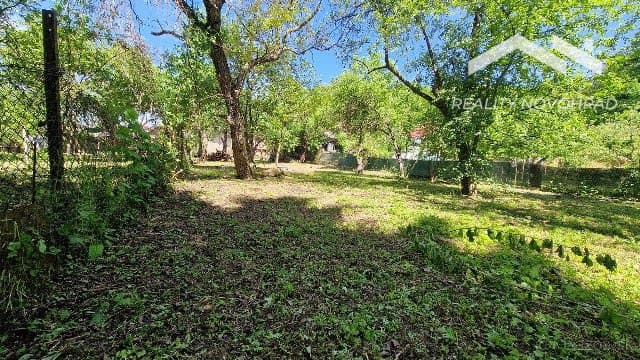 POLTÁR - pozemok 1193 m2 s RD - IS: voda, plyn, elektrika