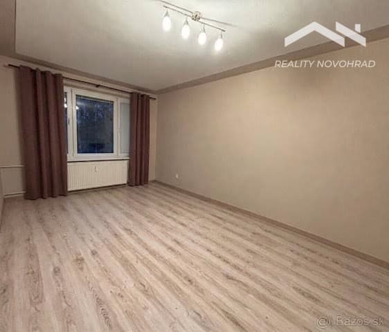 SKVELÉ BÝVANIE ALEBO STABILNÁ INVESTÍCIA | Priestranný 2-izbový byt s balkónom na Rúbanisku II – fotka 2