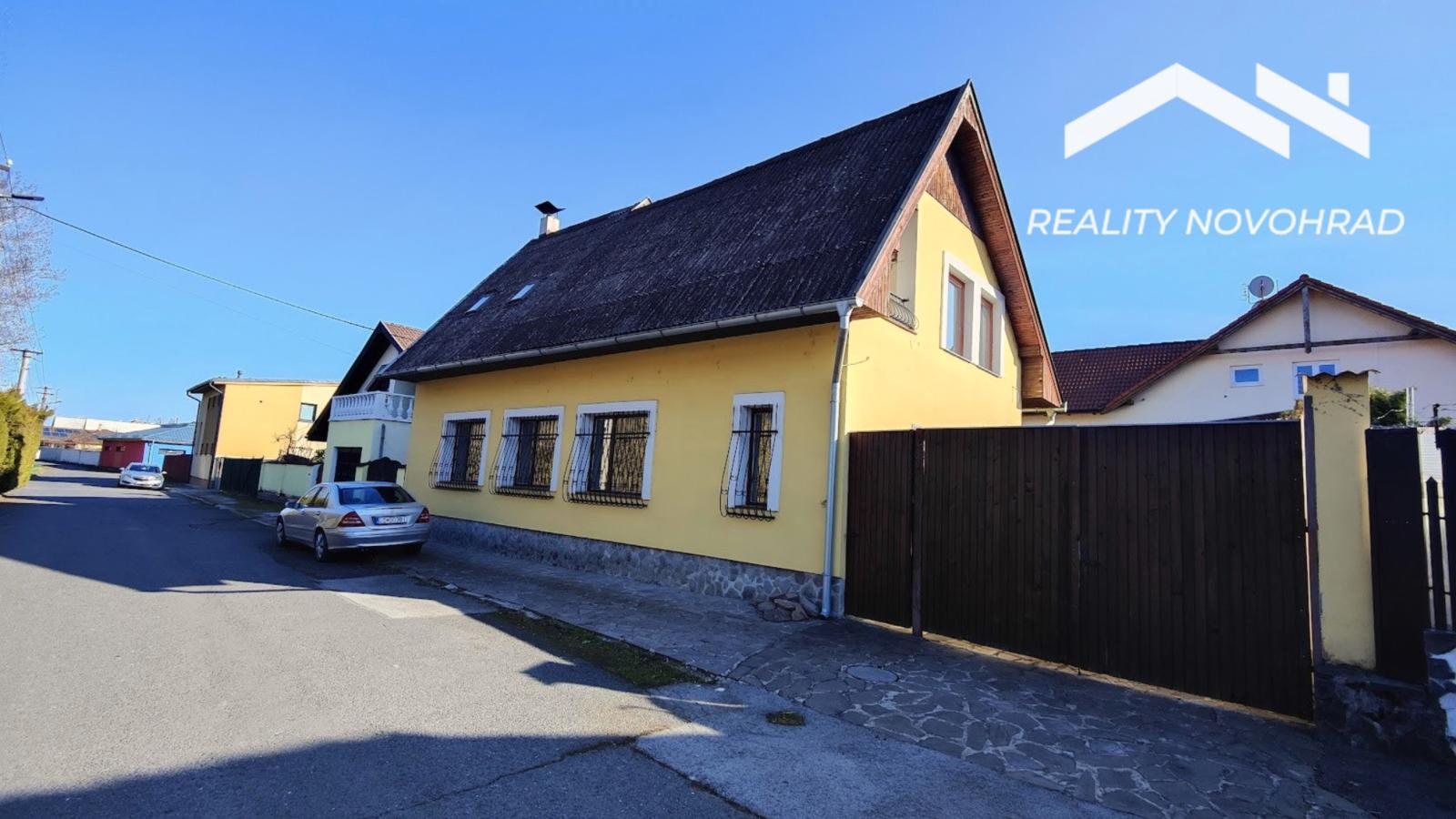 Rodinný dom pri parku v Lučenci – priestor, štýl a súkromie v dokonalej harmónii