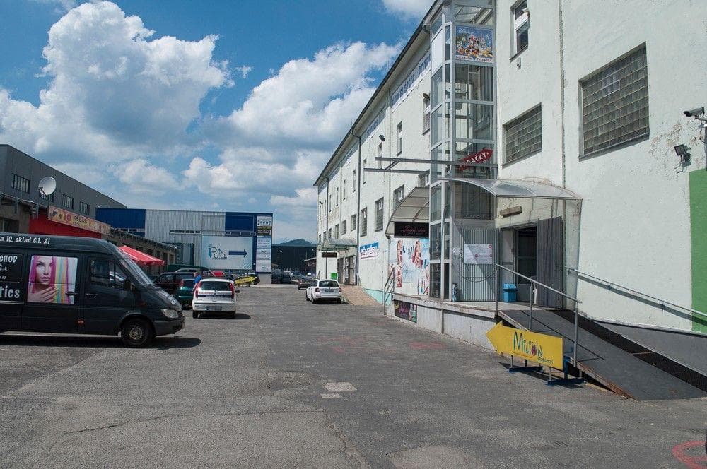 89 m2, 27 m2, 50 m2 sklad na St. Vajnorskej – fotka 2