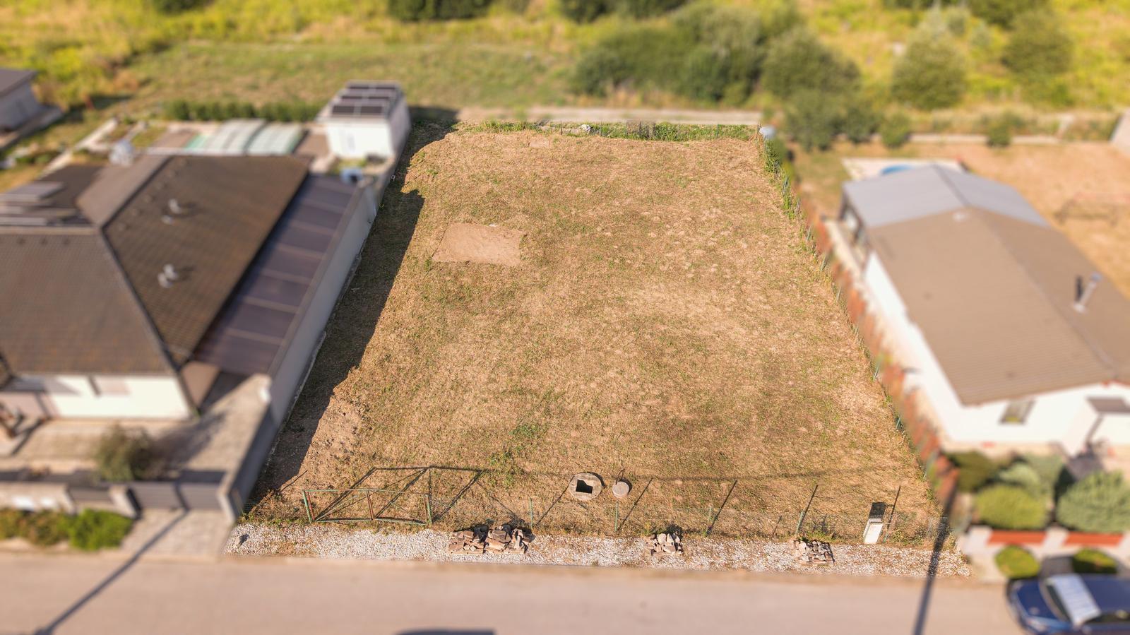REZERVOVANÝ stavebný pozemok 876 m² Rozhanovce, Košice okolie – fotka 2